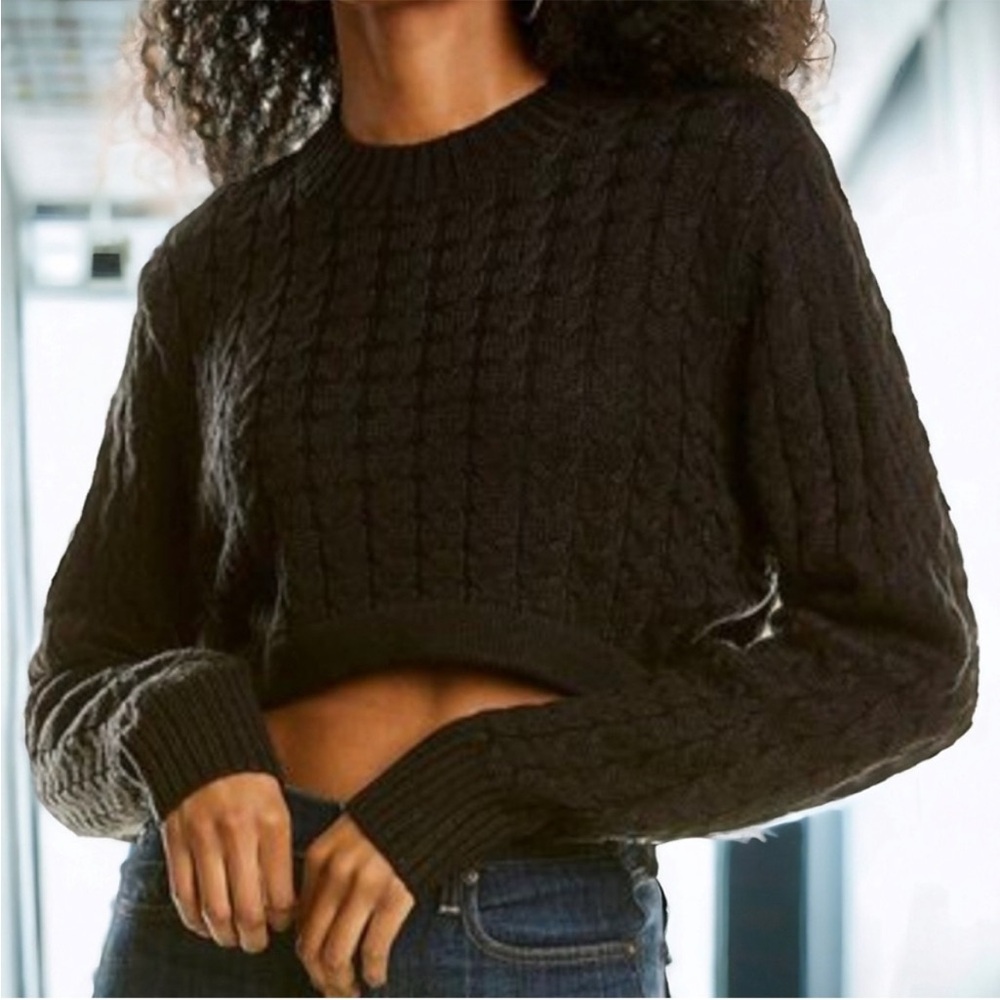 Danielle Bernstein by WeWoreWhat Cable Knit Minimalist Cropped Sweater